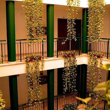 Apartamentos Vertice Bib Rambla Sevilla Bagian luar foto