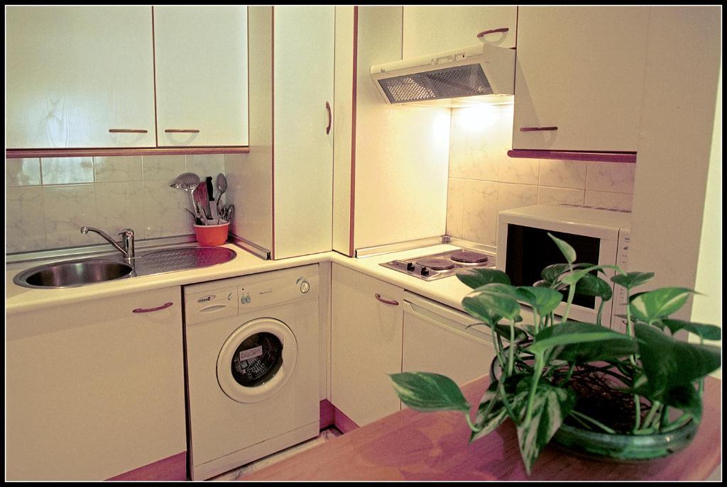 Apartamentos Vertice Bib Rambla Sevilla Bagian luar foto