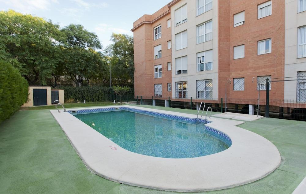 Apartamentos Vertice Bib Rambla Sevilla Bagian luar foto