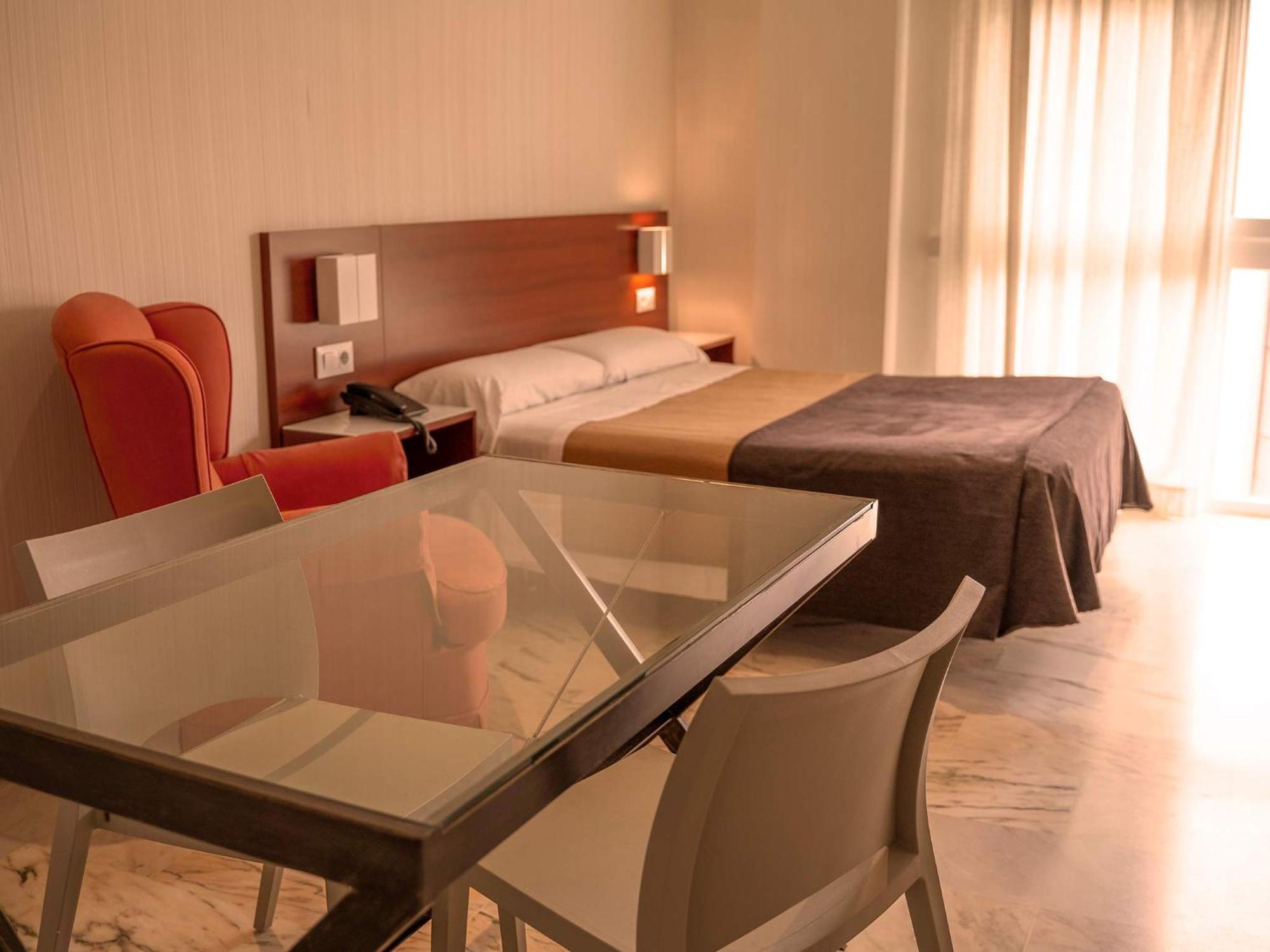 Apartamentos Vertice Bib Rambla Sevilla Bagian luar foto