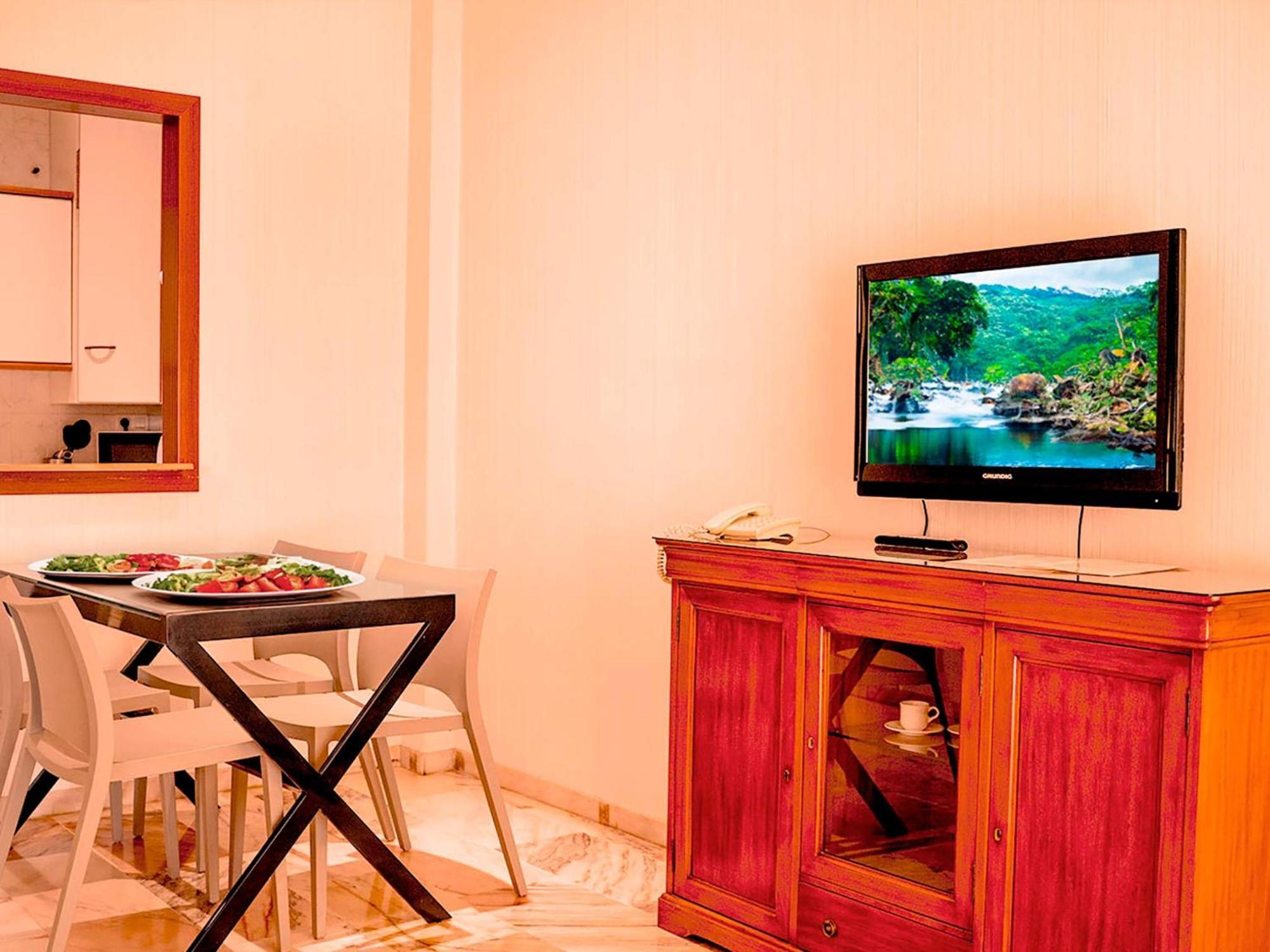 Apartamentos Vertice Bib Rambla Sevilla Bagian luar foto
