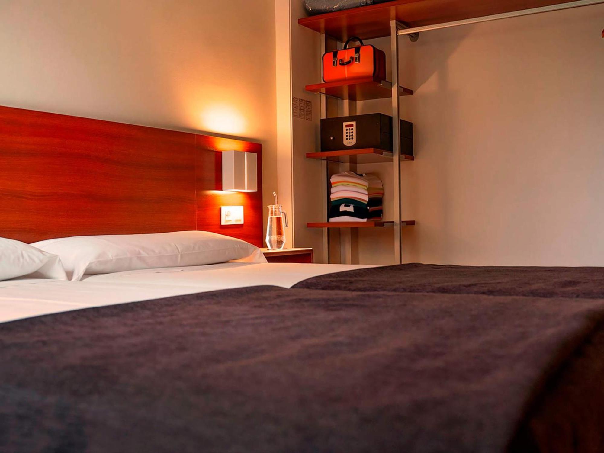 Apartamentos Vertice Bib Rambla Sevilla Bagian luar foto