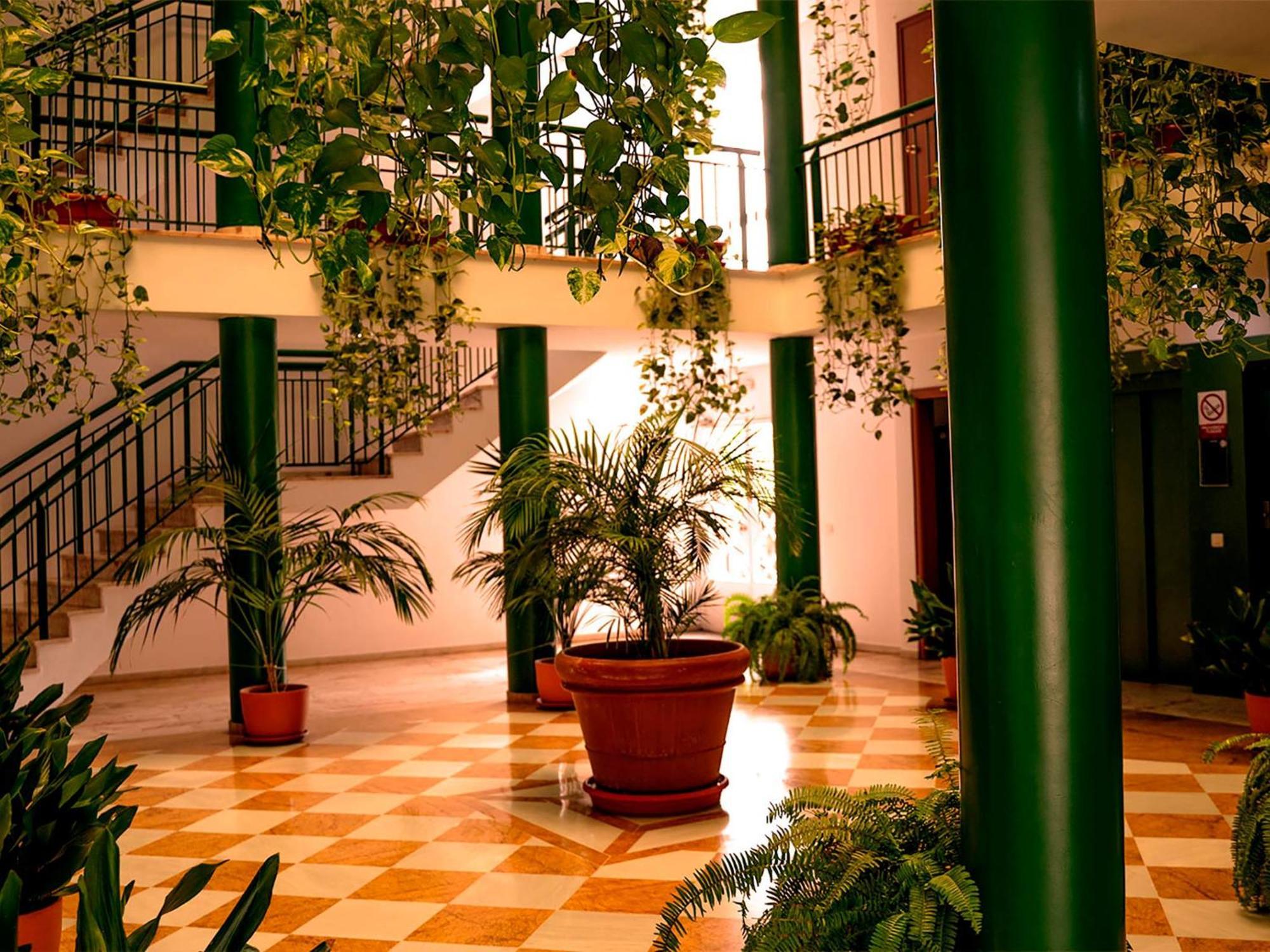 Apartamentos Vertice Bib Rambla Sevilla Bagian luar foto