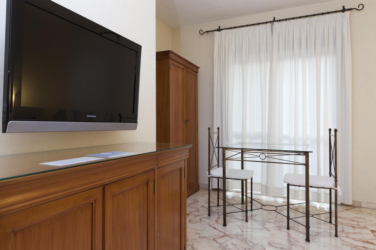 Apartamentos Vertice Bib Rambla Sevilla Bagian luar foto
