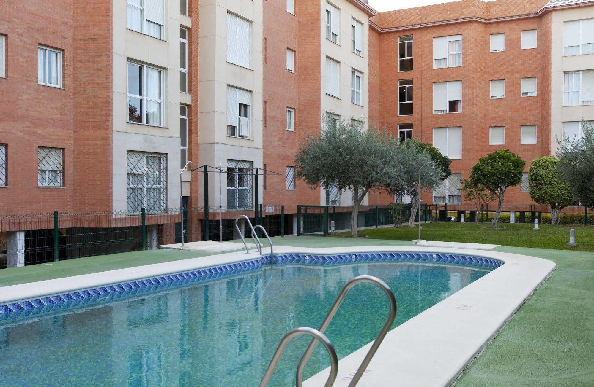 Apartamentos Vertice Bib Rambla Sevilla Bagian luar foto