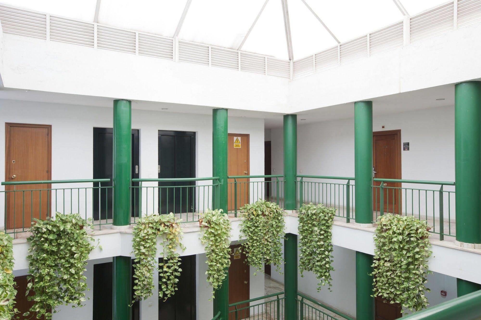 Apartamentos Vertice Bib Rambla Sevilla Bagian luar foto
