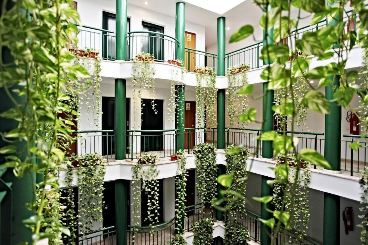 Apartamentos Vertice Bib Rambla Sevilla Bagian luar foto
