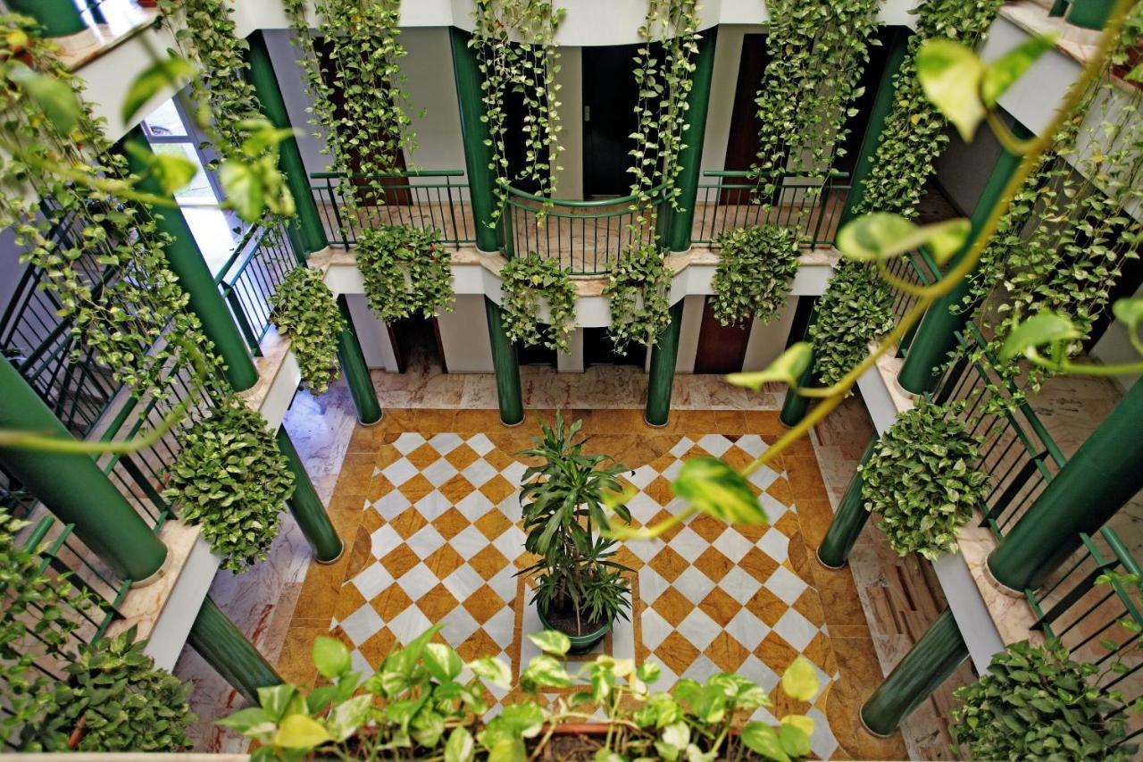 Apartamentos Vertice Bib Rambla Sevilla Bagian luar foto