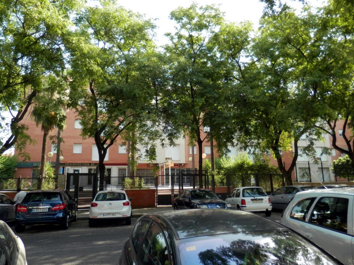 Apartamentos Vertice Bib Rambla Sevilla Bagian luar foto