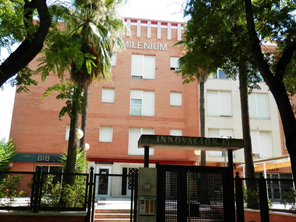 Apartamentos Vertice Bib Rambla Sevilla Bagian luar foto