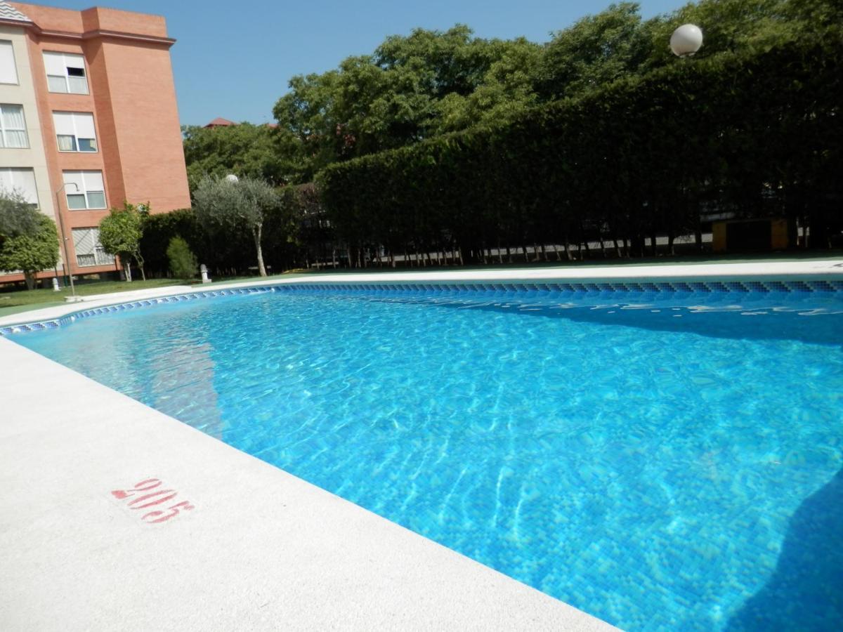 Apartamentos Vertice Bib Rambla Sevilla Bagian luar foto