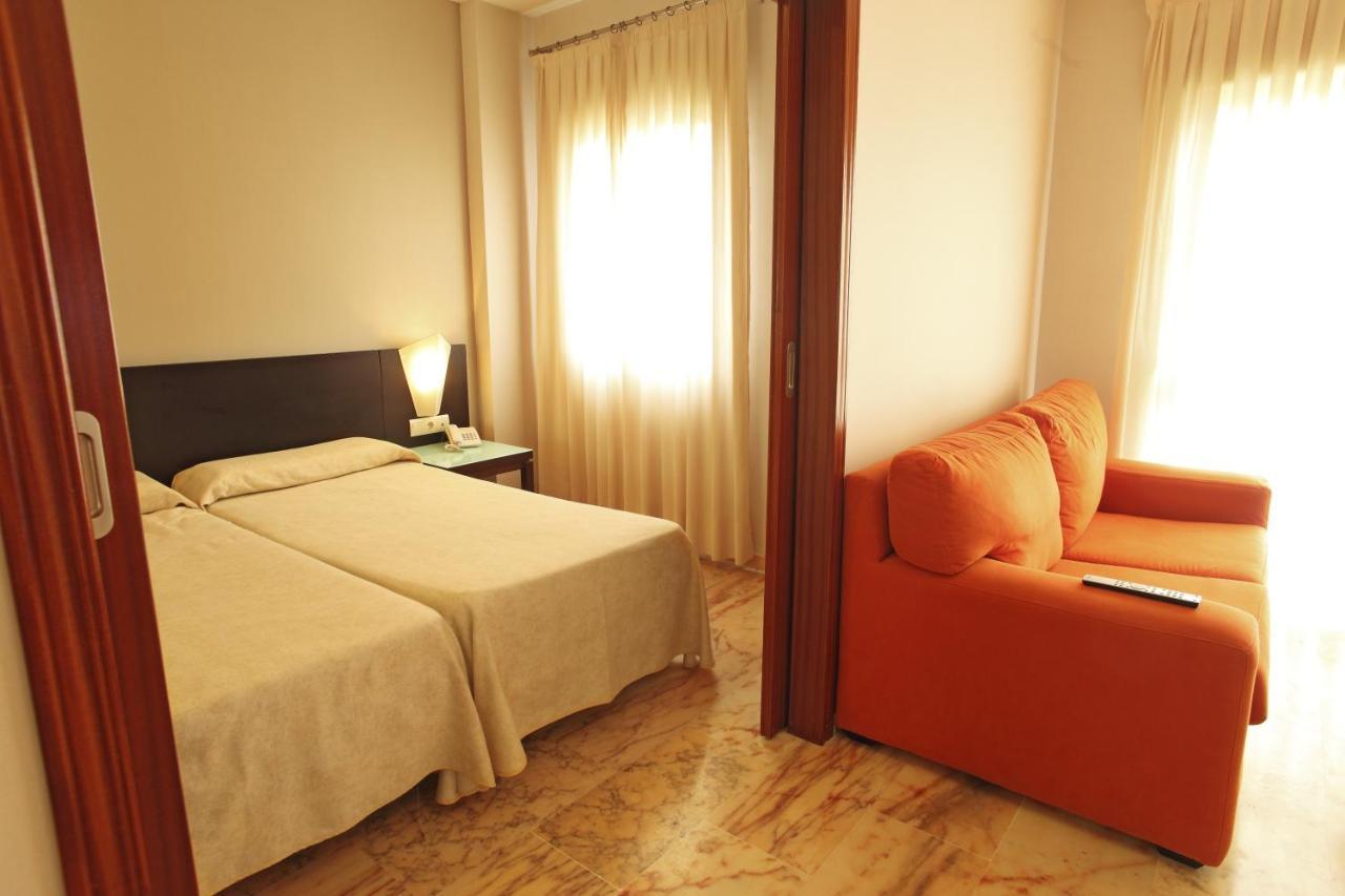 Apartamentos Vertice Bib Rambla Sevilla Ruang foto